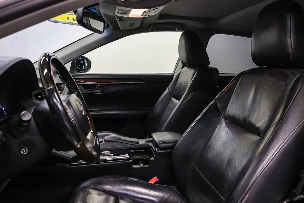 Thumbnail: 2014 Lexus ES - 11