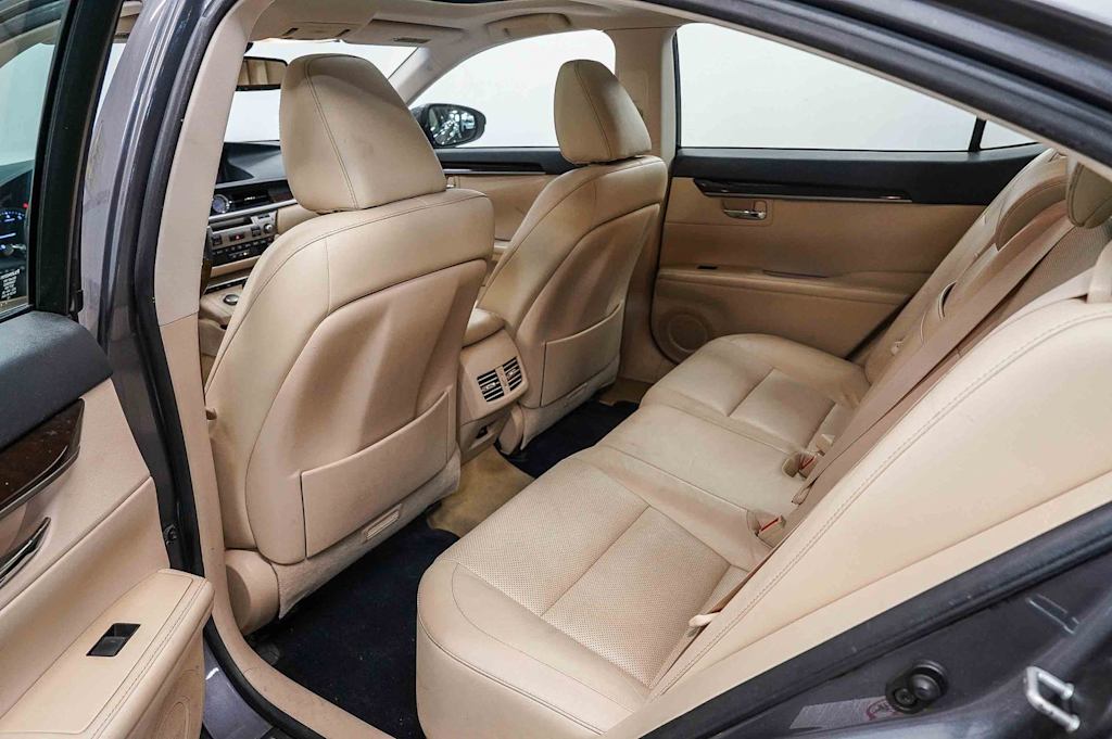 Thumbnail: 2013 Lexus ES - 12