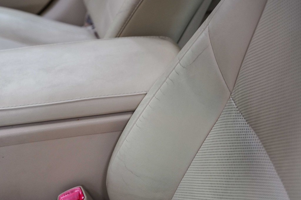 Thumbnail: 2013 Lexus ES - 25