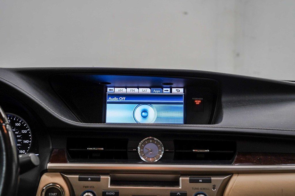Thumbnail: 2013 Lexus ES - 15