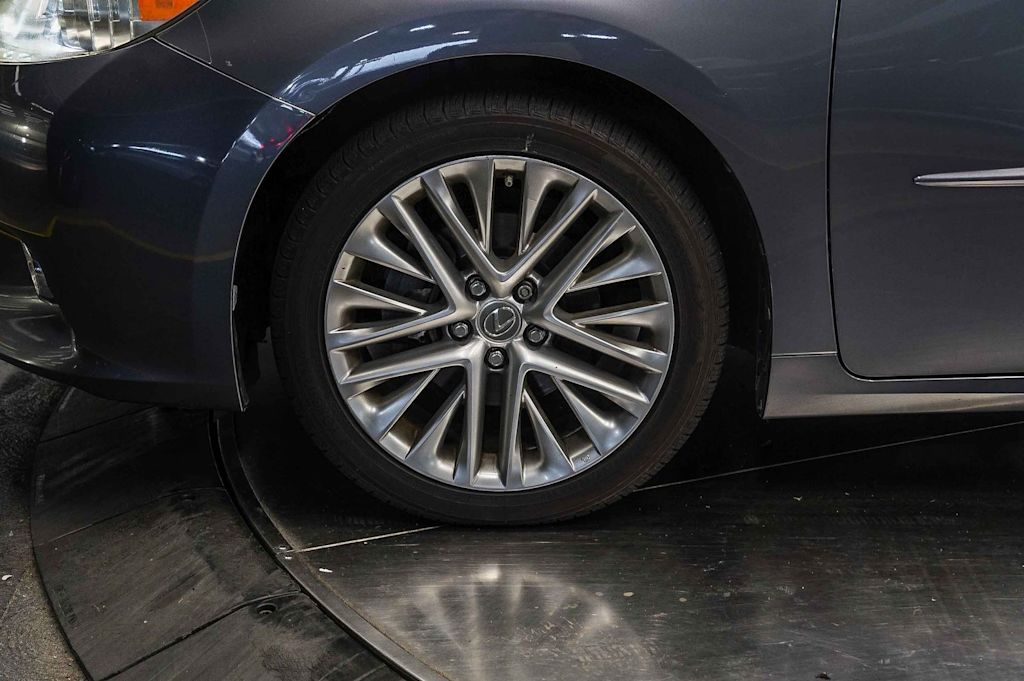 Thumbnail: 2013 Lexus ES - 7