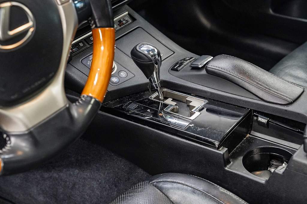 Thumbnail: 2013 Lexus ES - 16