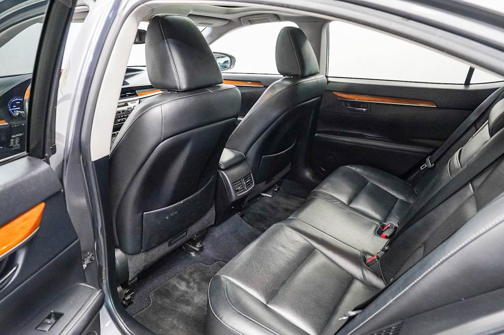 Thumbnail: 2013 Lexus ES - 12