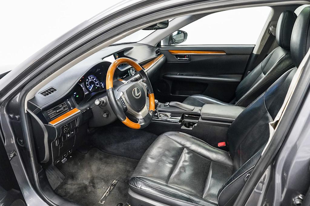 Thumbnail: 2013 Lexus ES - 11