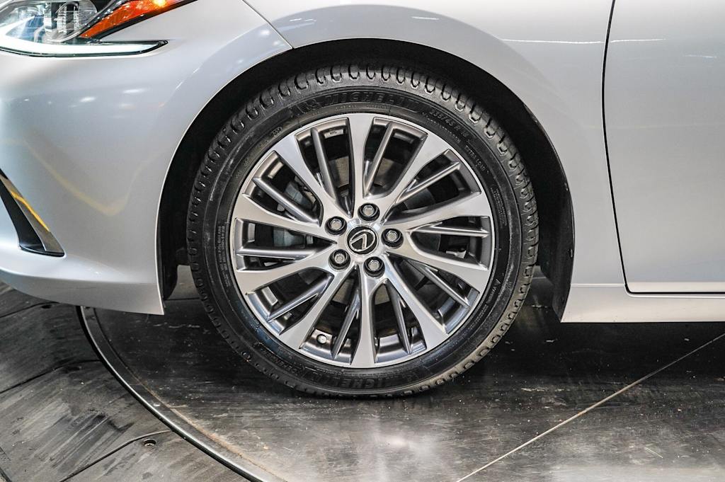 Thumbnail: 2019 Lexus ES - 6