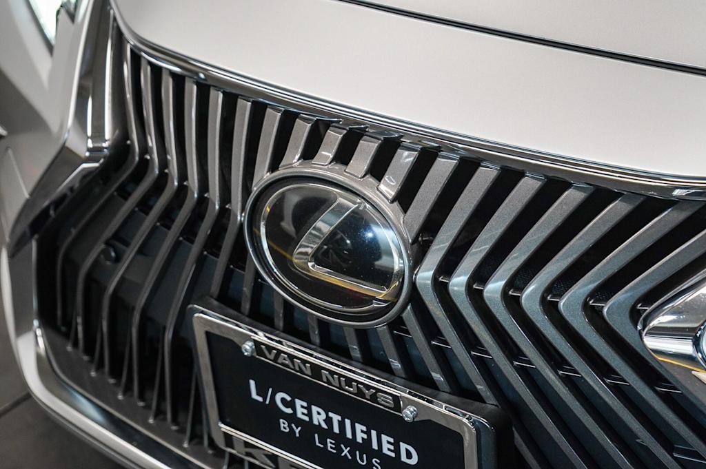 Thumbnail: 2019 Lexus ES - 5