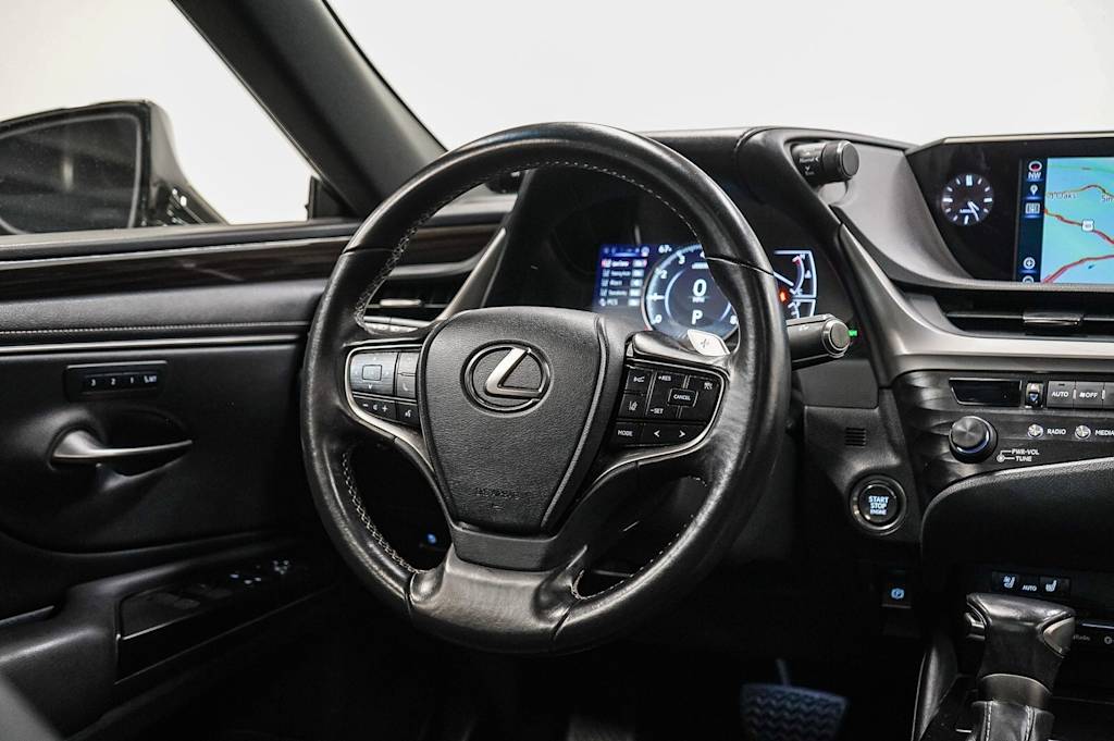 Thumbnail: 2019 Lexus ES - 11