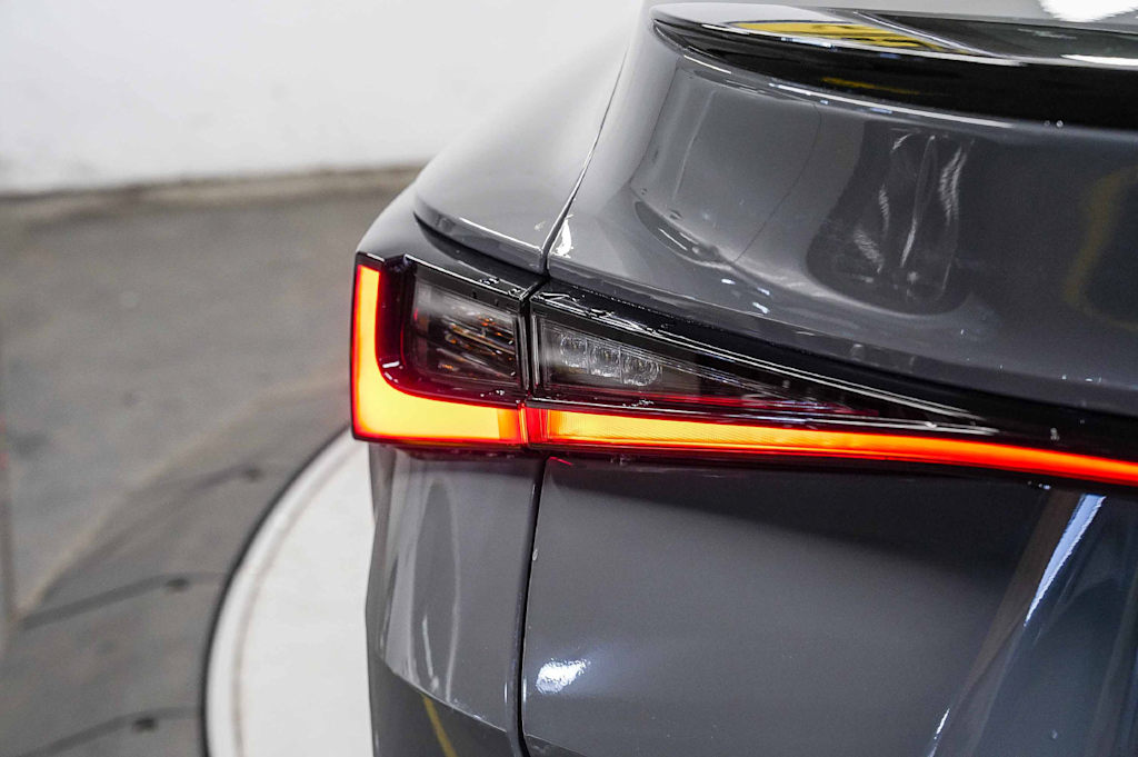 Thumbnail: 2025 Lexus ES - 23