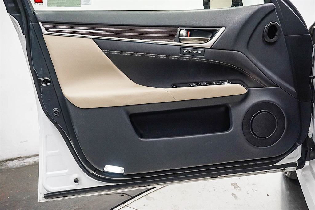 Thumbnail: 2017 Lexus GS - 27