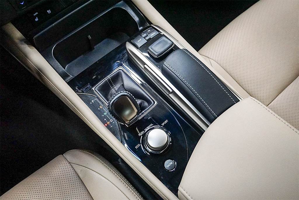 Thumbnail: 2017 Lexus GS - 28