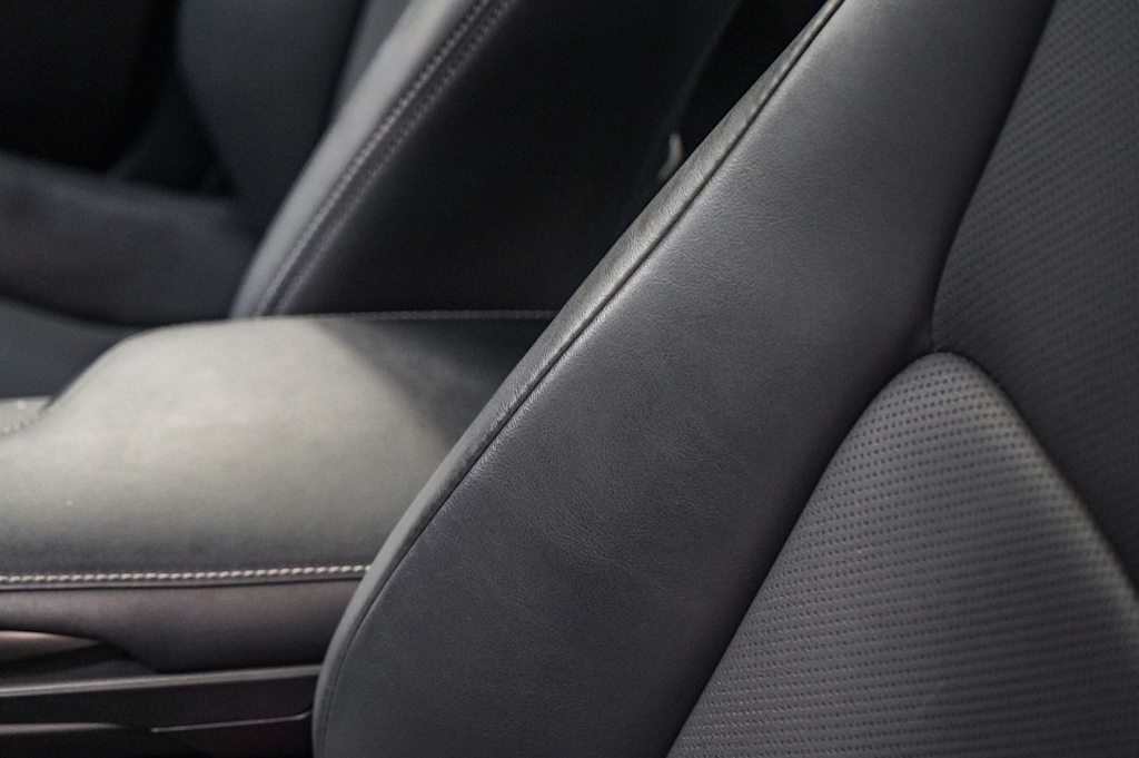 Thumbnail: 2021 Lexus IS - 10