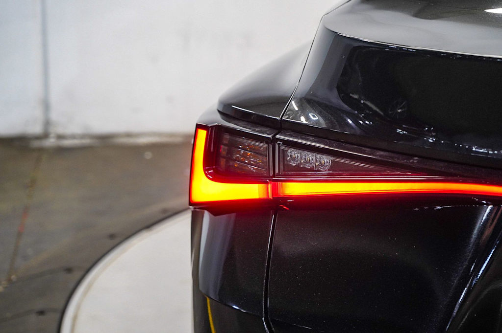 Thumbnail: 2021 Lexus IS - 22