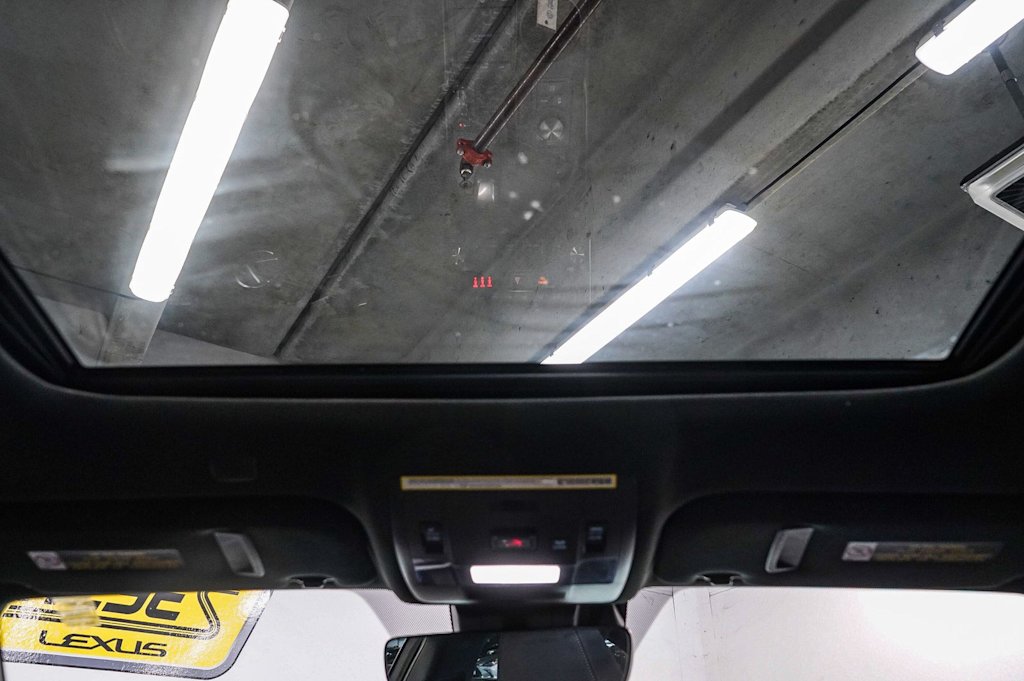 Thumbnail: 2021 Lexus IS - 23