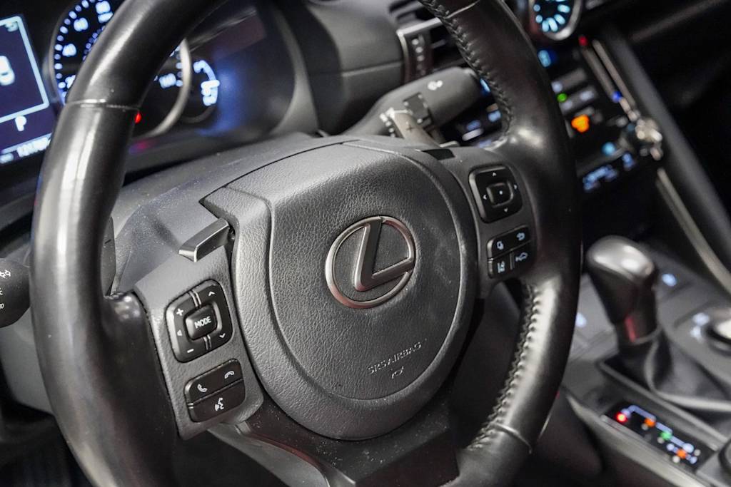 Thumbnail: 2021 Lexus IS - 13