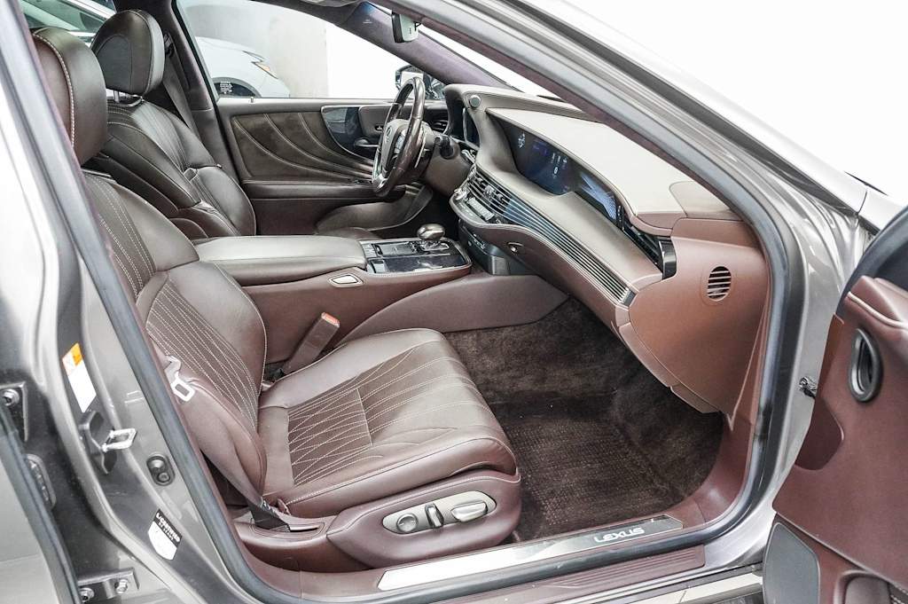 Thumbnail: 2020 Lexus LS - 10