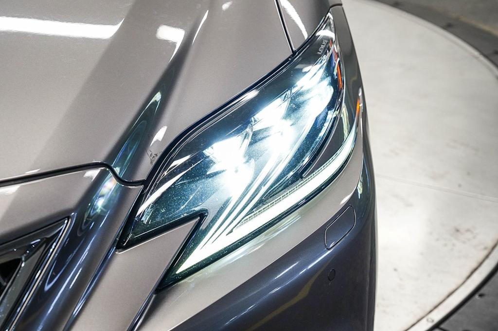 Thumbnail: 2020 Lexus LS - 21