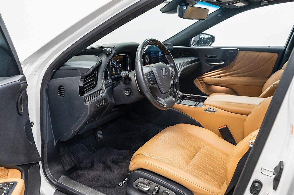 Thumbnail: 2022 Lexus LS - 11