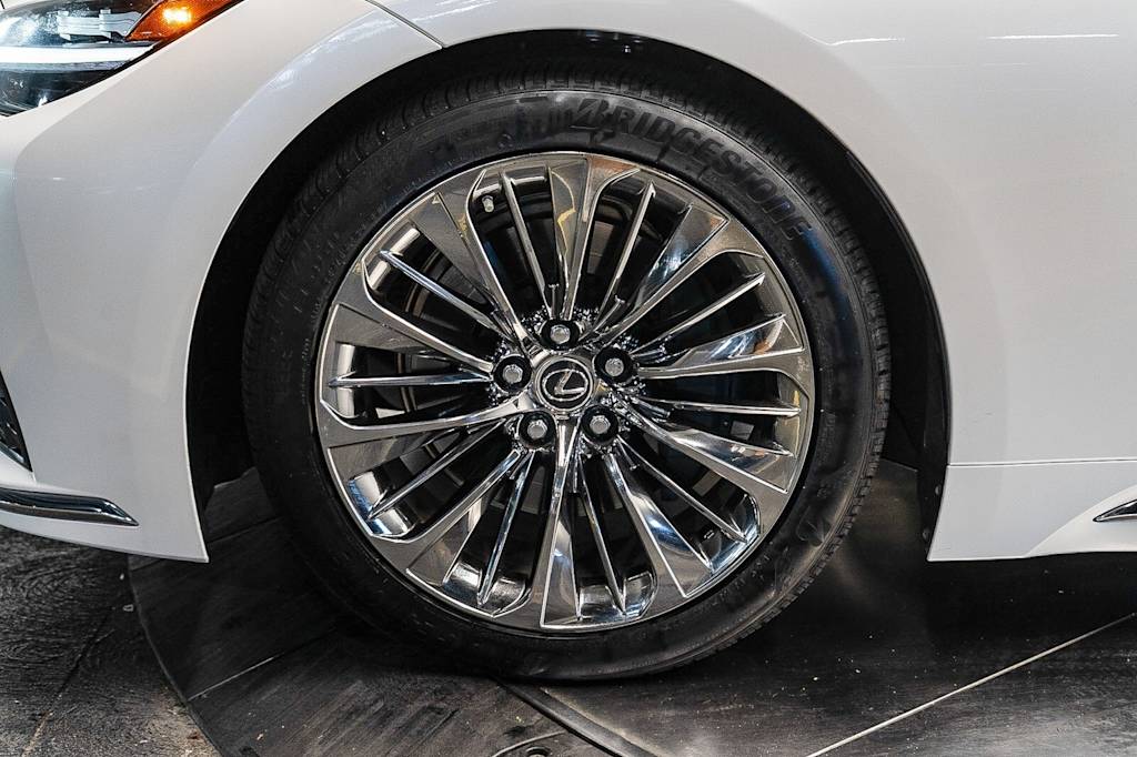Thumbnail: 2022 Lexus LS - 7