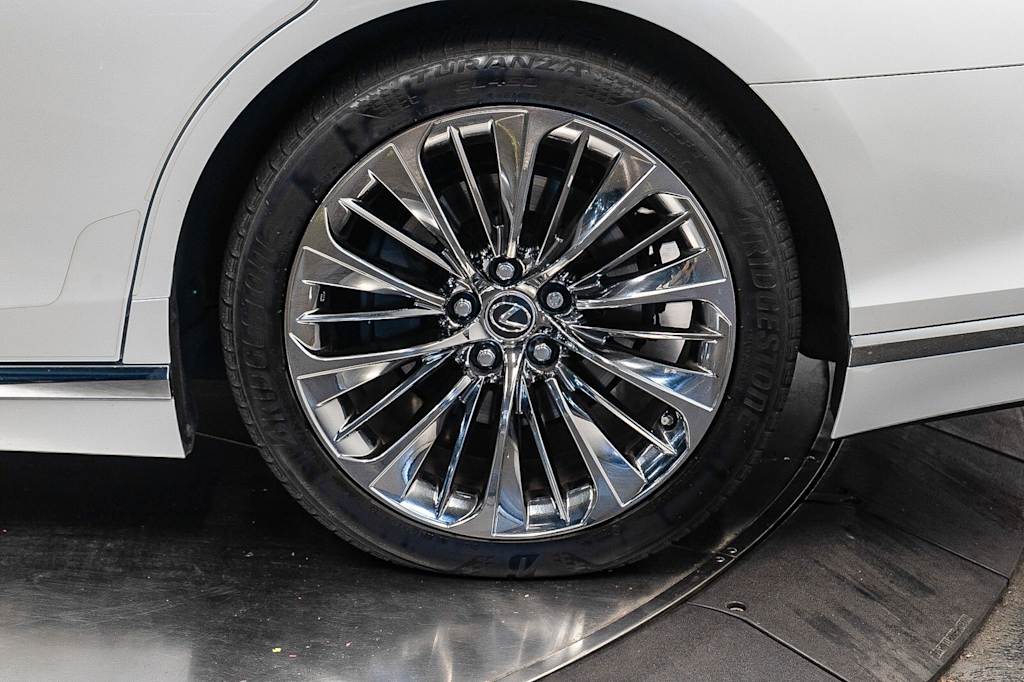 Thumbnail: 2022 Lexus LS - 21