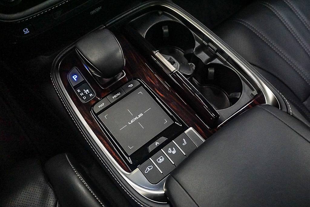 Thumbnail: 2022 Lexus LS - 14