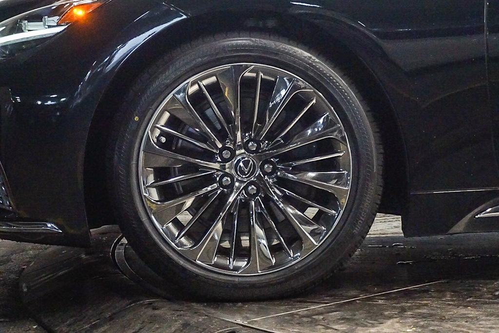 Thumbnail: 2022 Lexus LS - 6