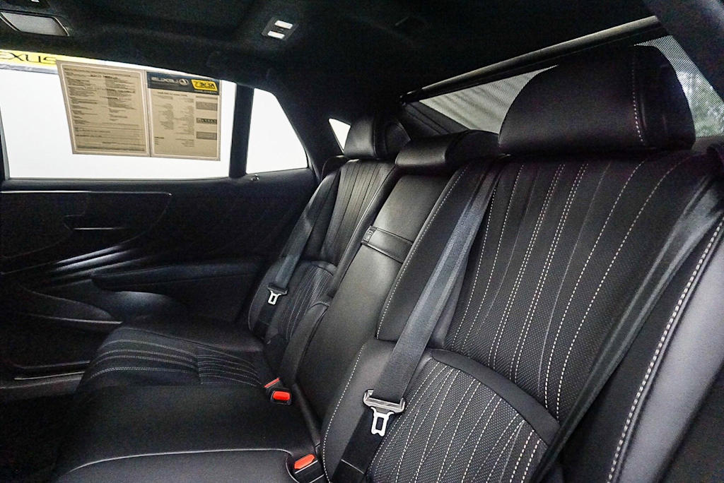 Thumbnail: 2022 Lexus LS - 11