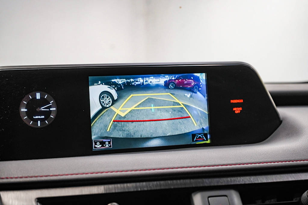 Thumbnail: 2021 Lexus UX - 27