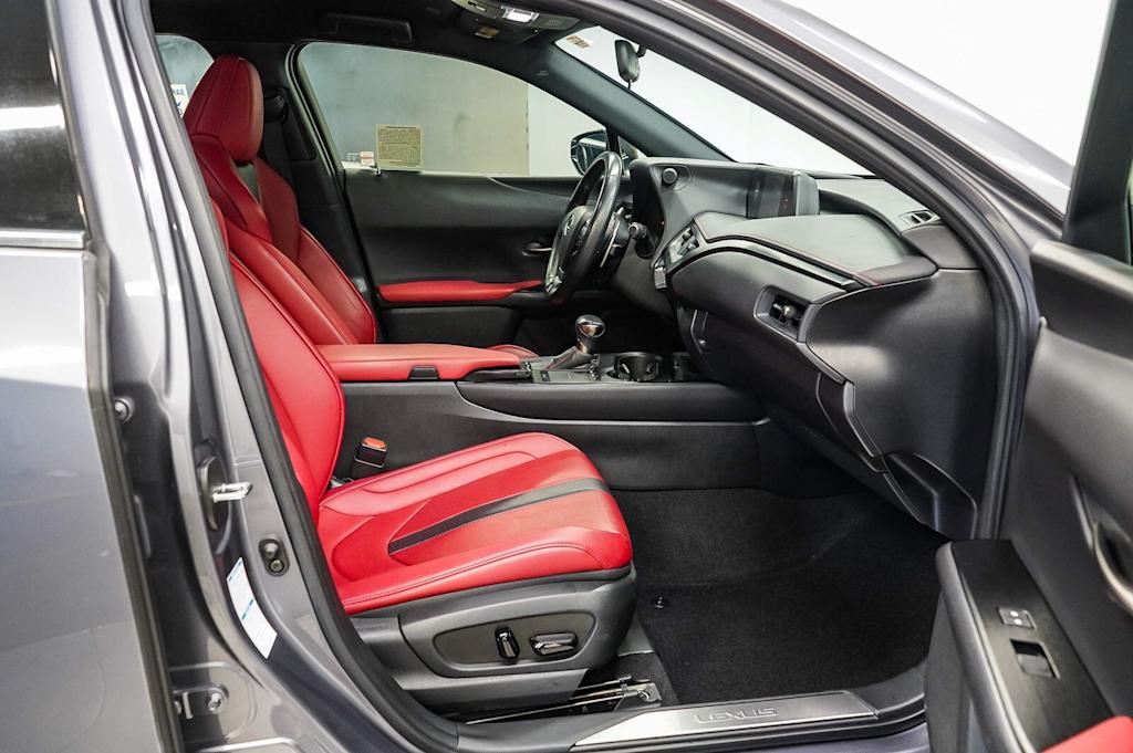 Thumbnail: 2021 Lexus UX - 9