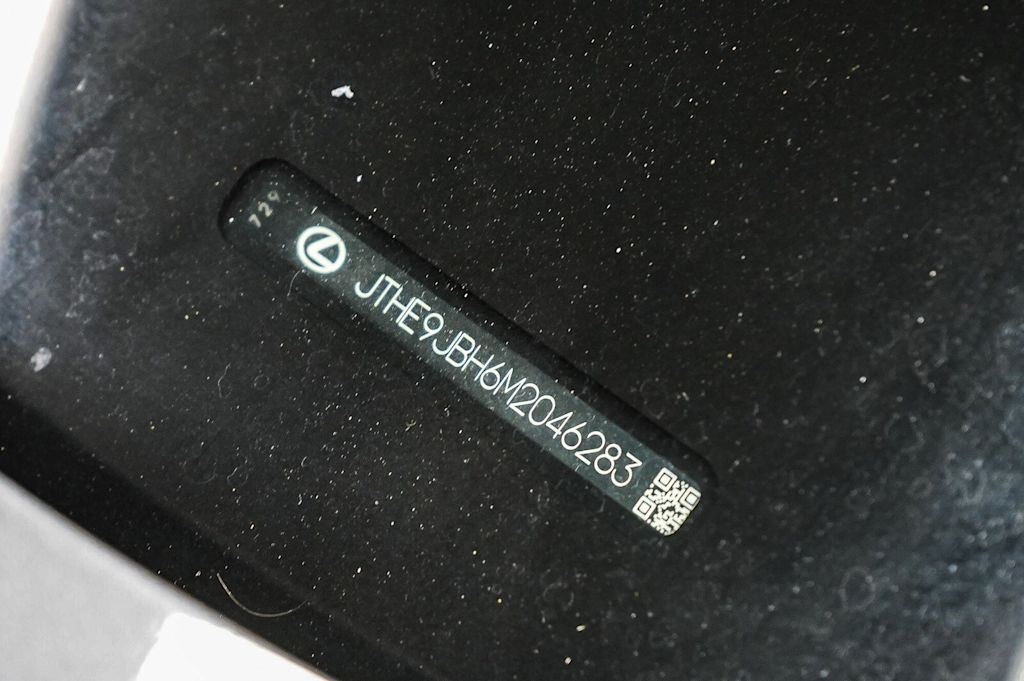 Thumbnail: 2021 Lexus UX - 29