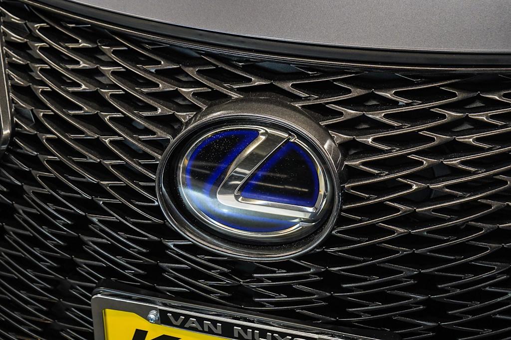 Thumbnail: 2021 Lexus UX - 5