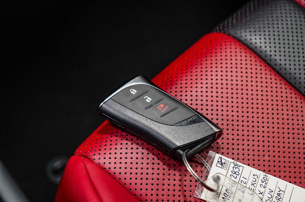 Thumbnail: 2021 Lexus UX - 17