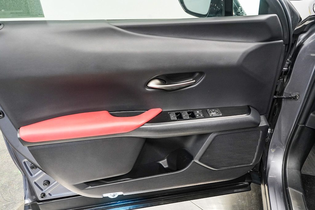 Thumbnail: 2021 Lexus UX - 25