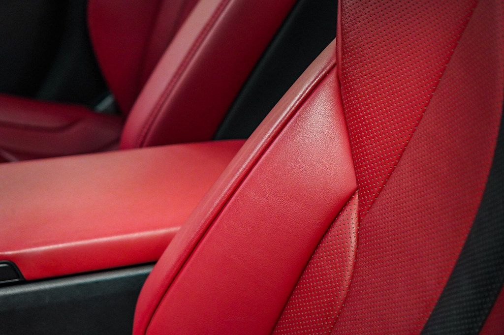 Thumbnail: 2021 Lexus UX - 10