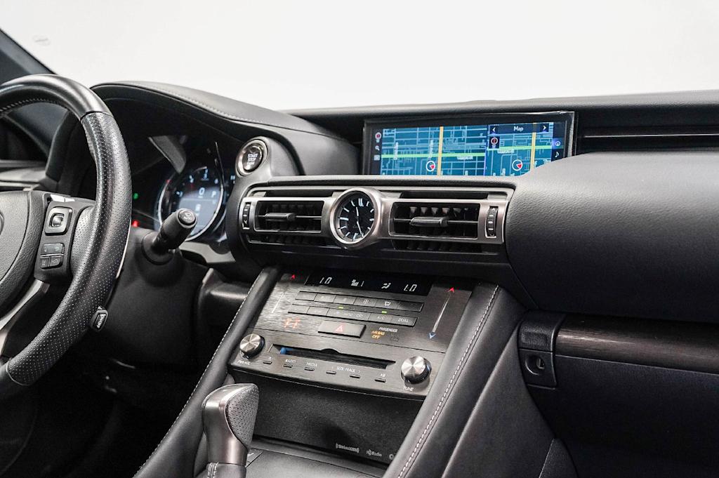 Thumbnail: 2022 Lexus RC - 8