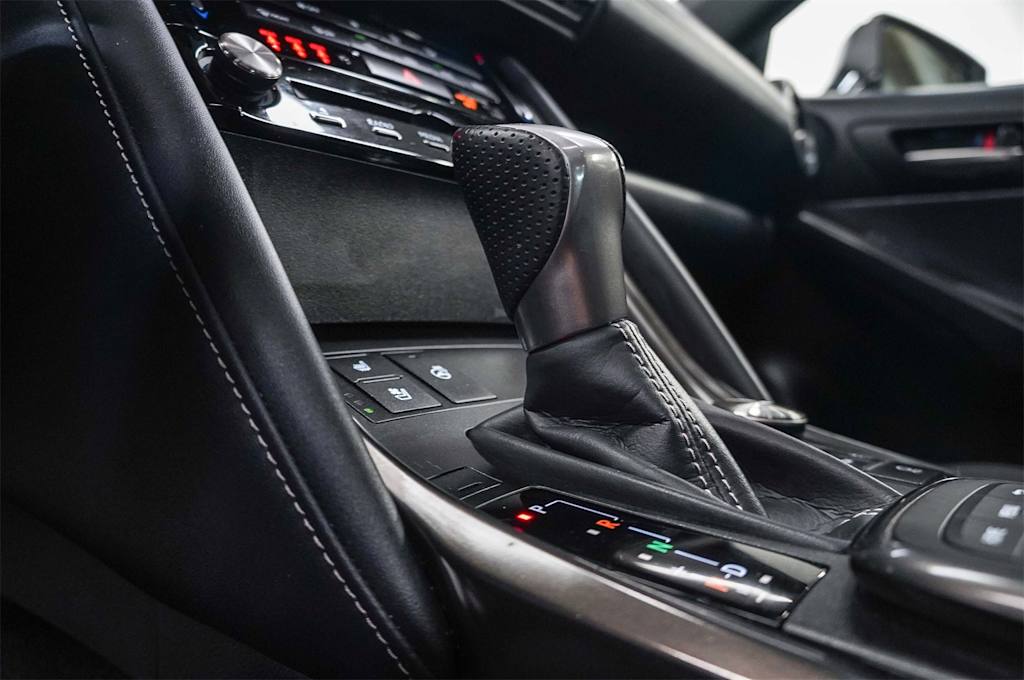 Thumbnail: 2024 Lexus ES - 30
