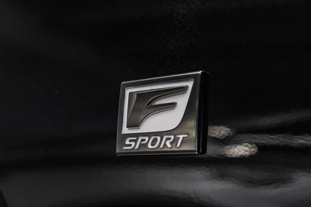 Thumbnail: 2022 Lexus IS - 23