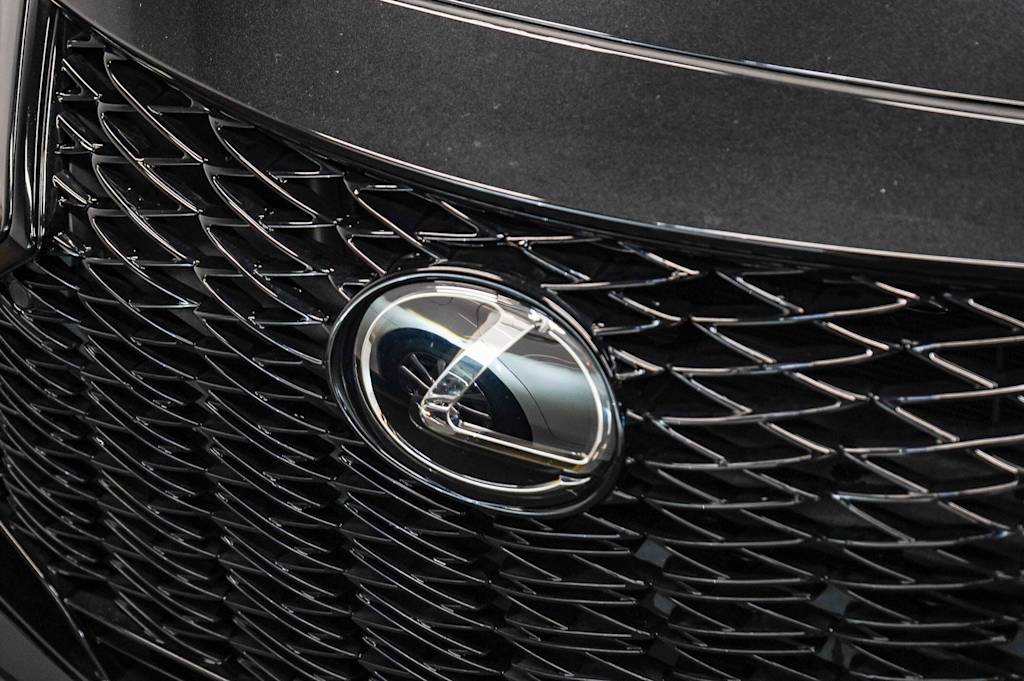 Thumbnail: 2023 Lexus IS - 20