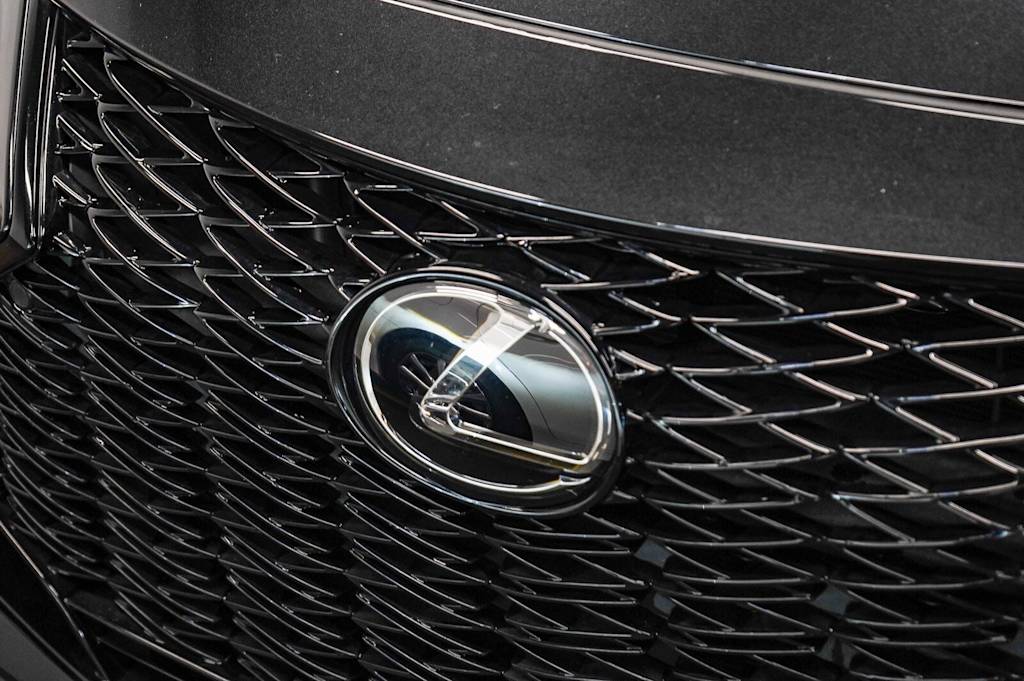 Thumbnail: 2023 Lexus IS - 20