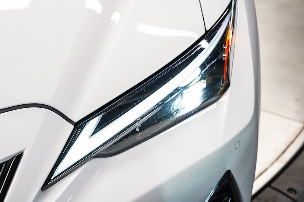 Thumbnail: 2025 Lexus ES - 21