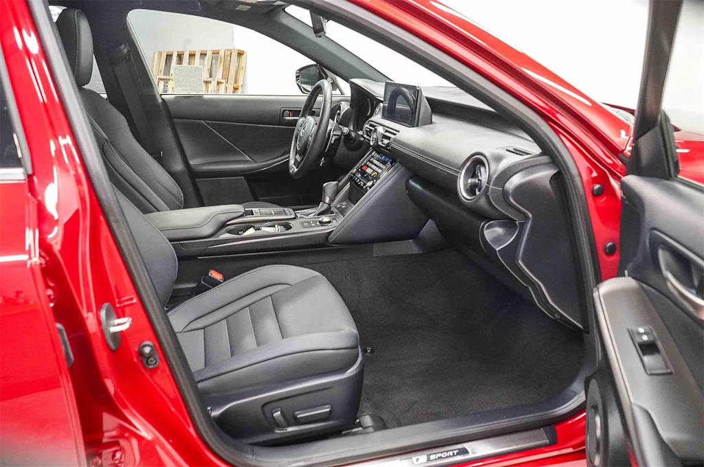 Thumbnail: 2021 Lexus IS - 9