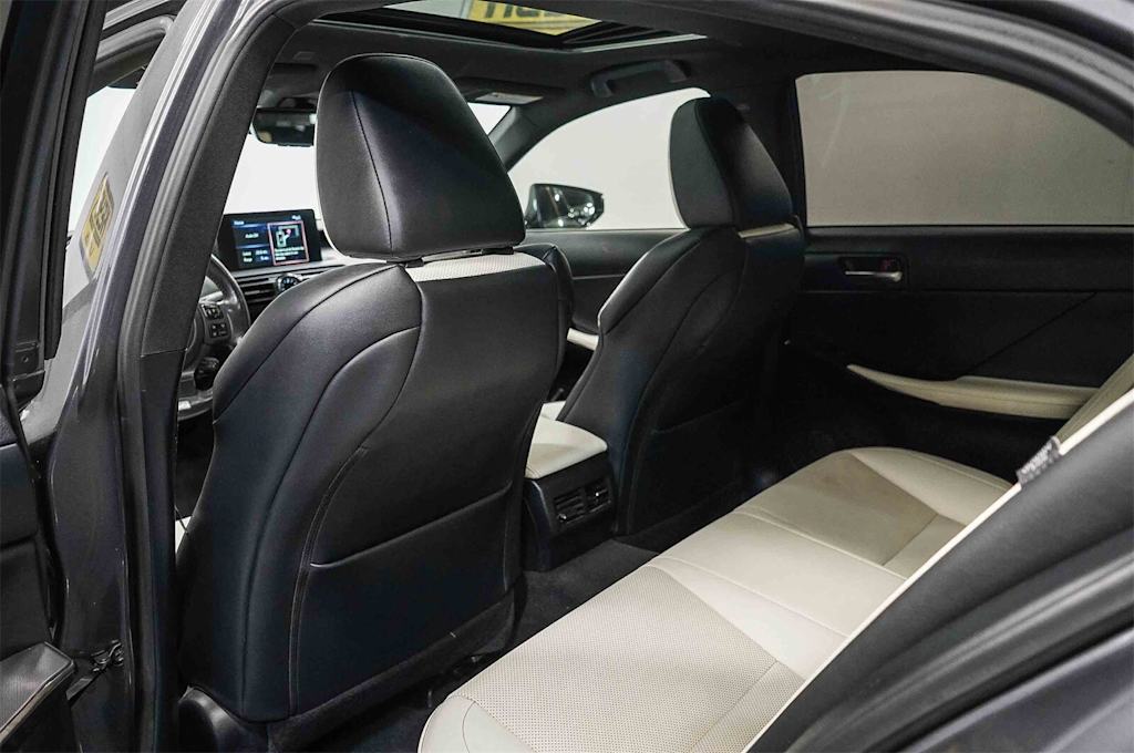 Thumbnail: 2023 Lexus IS - 11