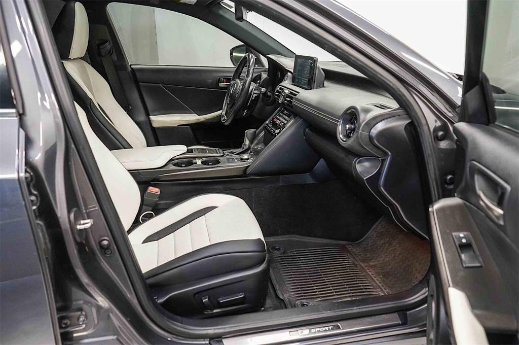 Thumbnail: 2023 Lexus IS - 9