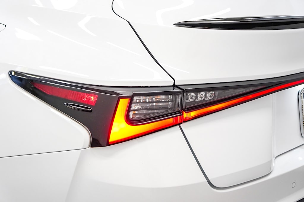 2022 Lexus IS 350 20