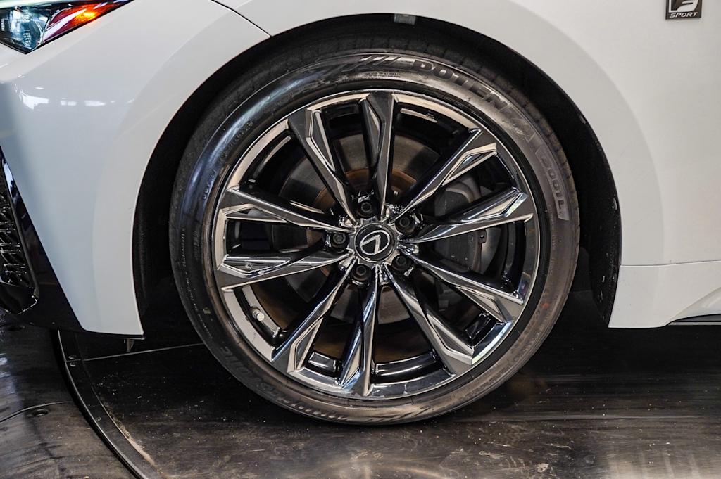 2022 Lexus IS 350 21