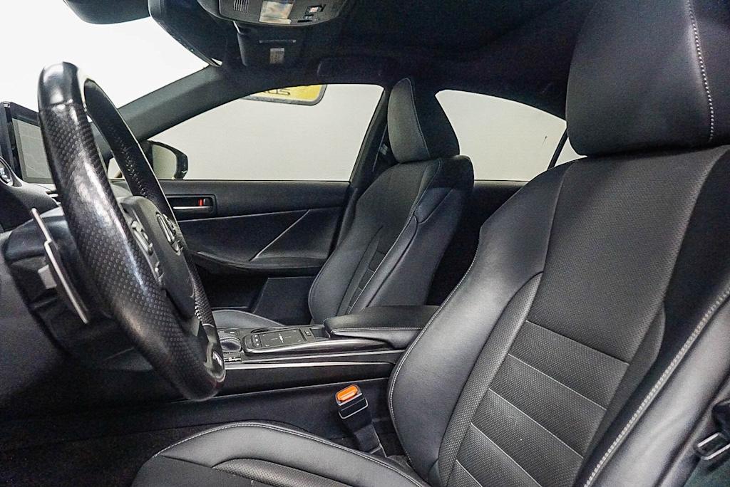 Thumbnail: 2021 Lexus IS - 9