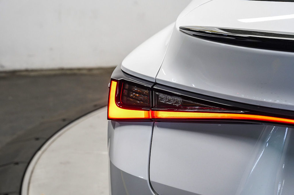 Thumbnail: 2024 Lexus ES - 22