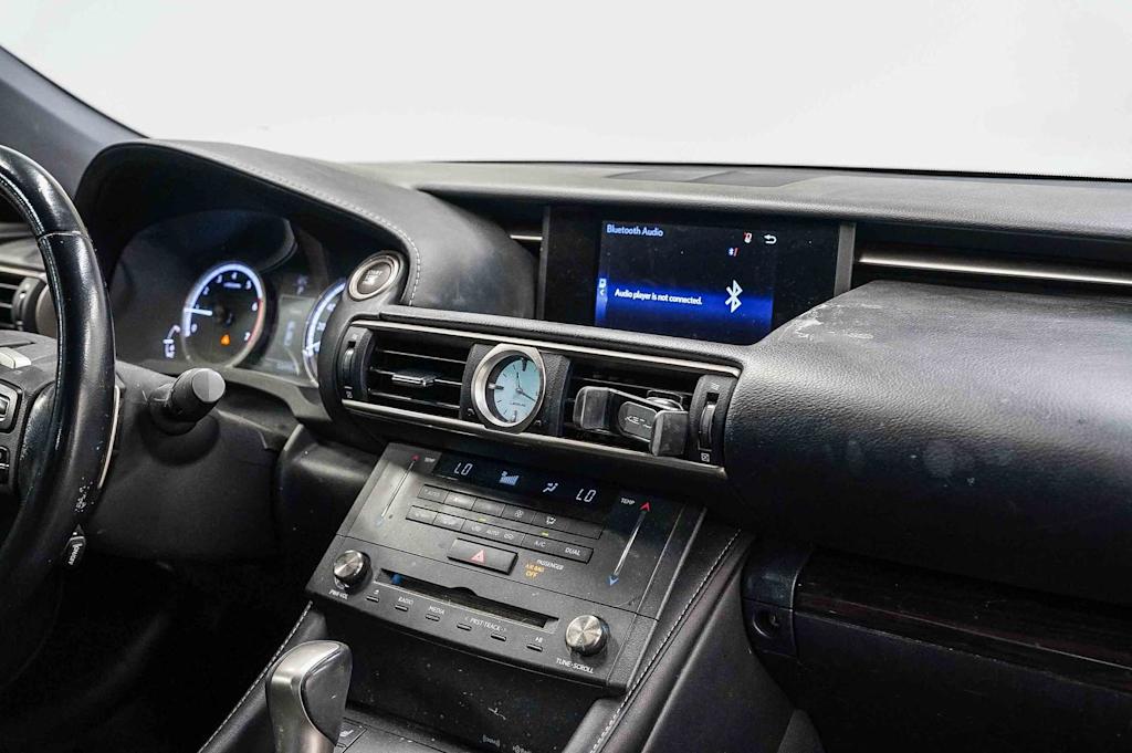 Thumbnail: 2016 Lexus RC - 8