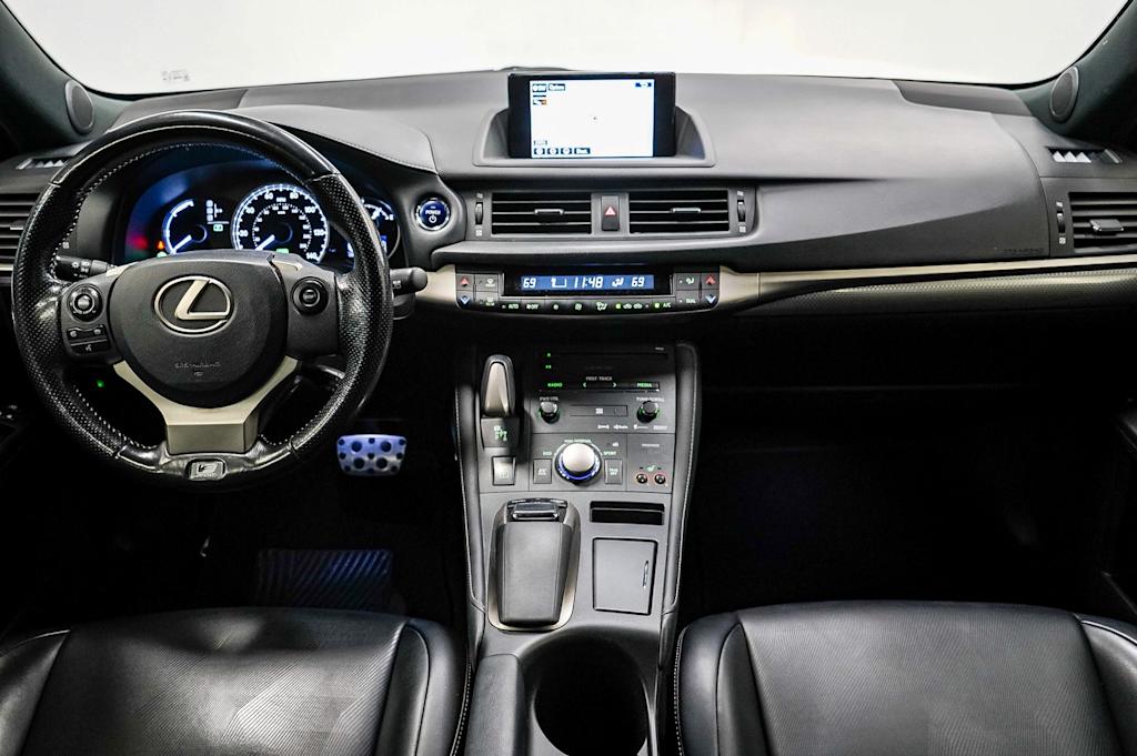 2016 Lexus CT 200h 2