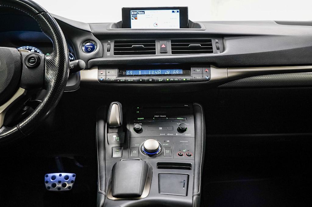 2016 Lexus CT 200h 8