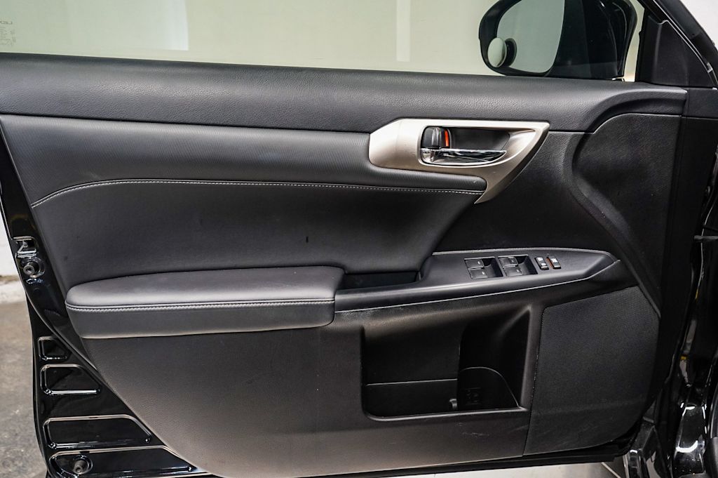 2016 Lexus CT 200h 25